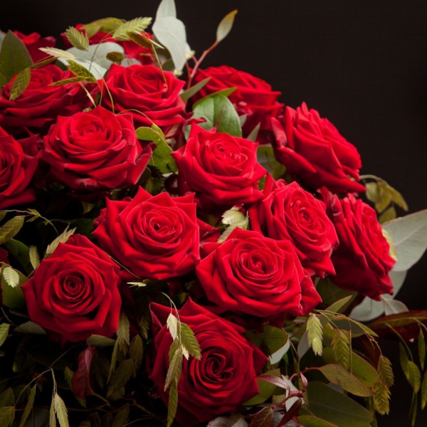 Rosen  Blumenstrauss Barcelona – rote – Snij Gereed produkt gemengd boeket – Blumen – 02113 – Certi